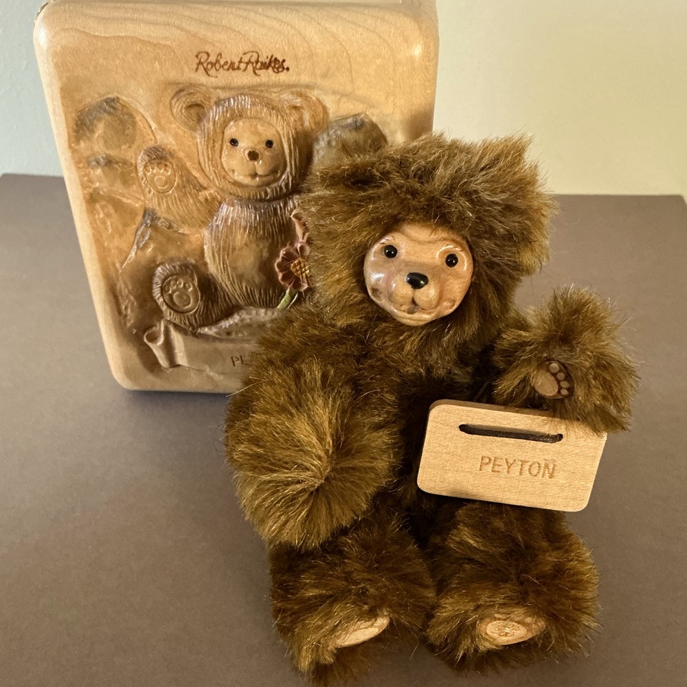 Robert Raikes Collectibles Limited Edition Peyton Bear
